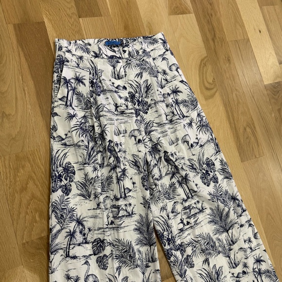 J McLaughlin NWOT Blue and White Printed Wide-Leg Pants - Picture 3 of 7